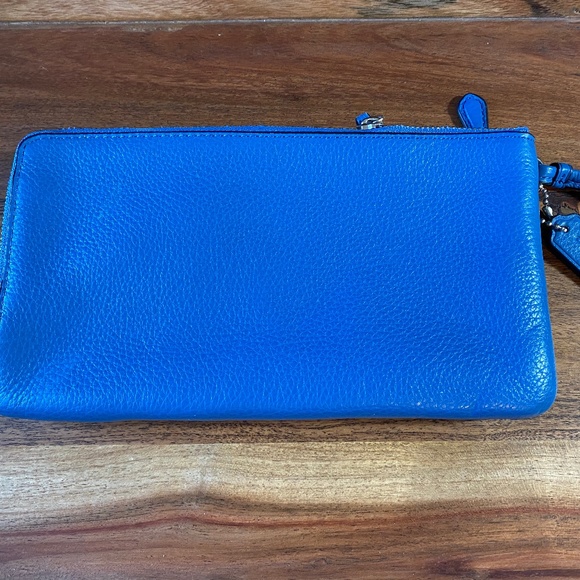Beautiful Blue Coach Wristlet with Organization - Picture 2 of 5